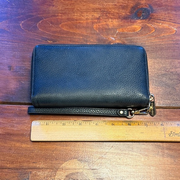 Michael Kors Navy Wallet with Gold Logo - Picture 3 of 6